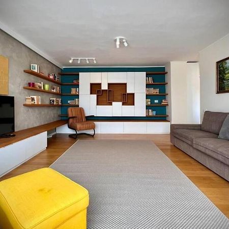 Bright And Modern Home Тимишоара Экстерьер фото
