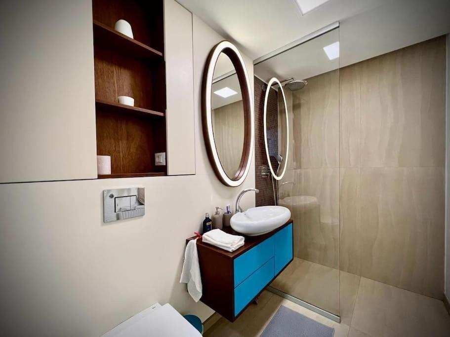 Bright And Modern Home Тимишоара Экстерьер фото